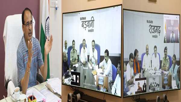 सुबह की बैठकों के सिलसिले में आज शिवराज ने ली राजगढ़-बड़वानी की बैठक सुबह की बैठकों के सिलसिले में आज शिवराज ने ली राजगढ़-बड़वानी की बैठक